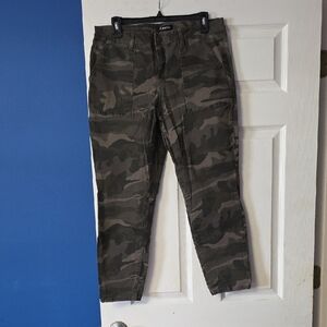 d. jeans Women's Camouflage Cargo Pants